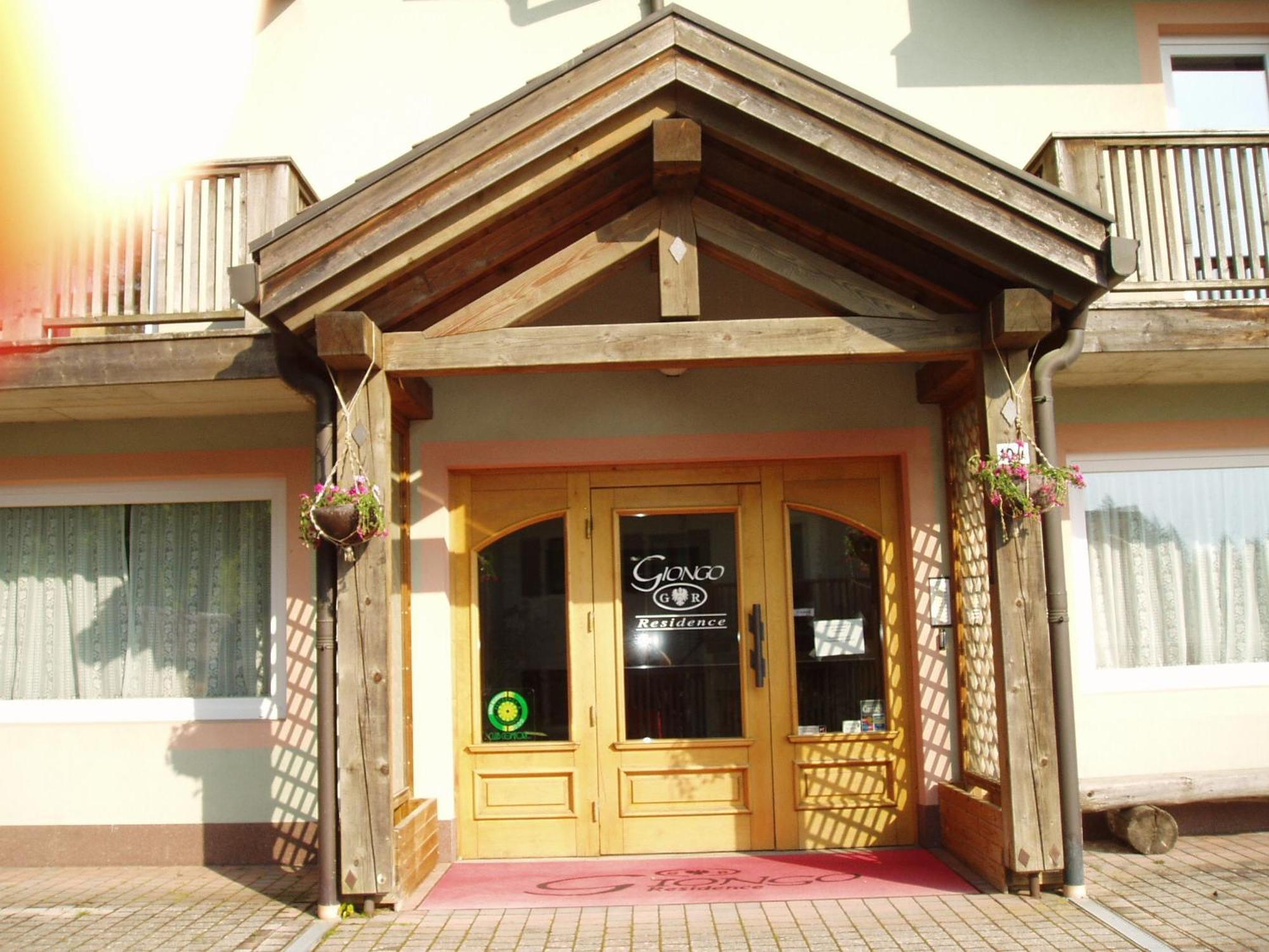 Giongo Residence - Appartamenti 拉瓦罗内 外观 照片